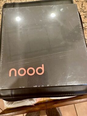NWOT- Nood "the flasher v2.0